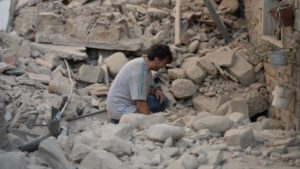Un român decedat, alţi doi români răniţi şi nouă sunt daţi dispăruţi în cutremurul din Italia